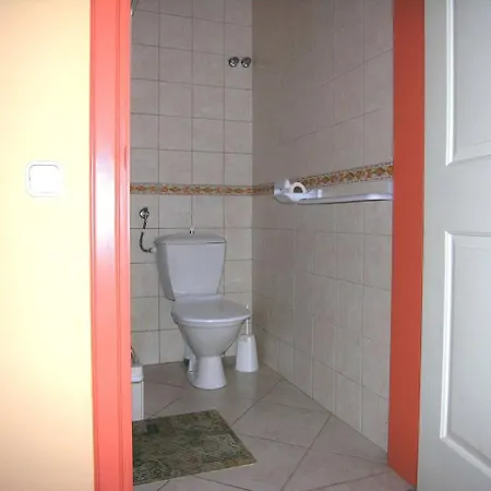 Three-bedroom In I *